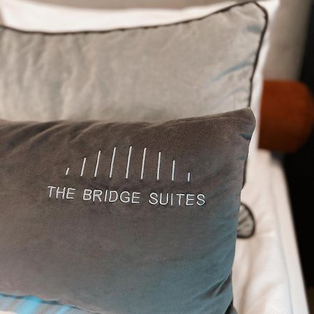 The Bridge Suites Hotel Краков Экстерьер фото