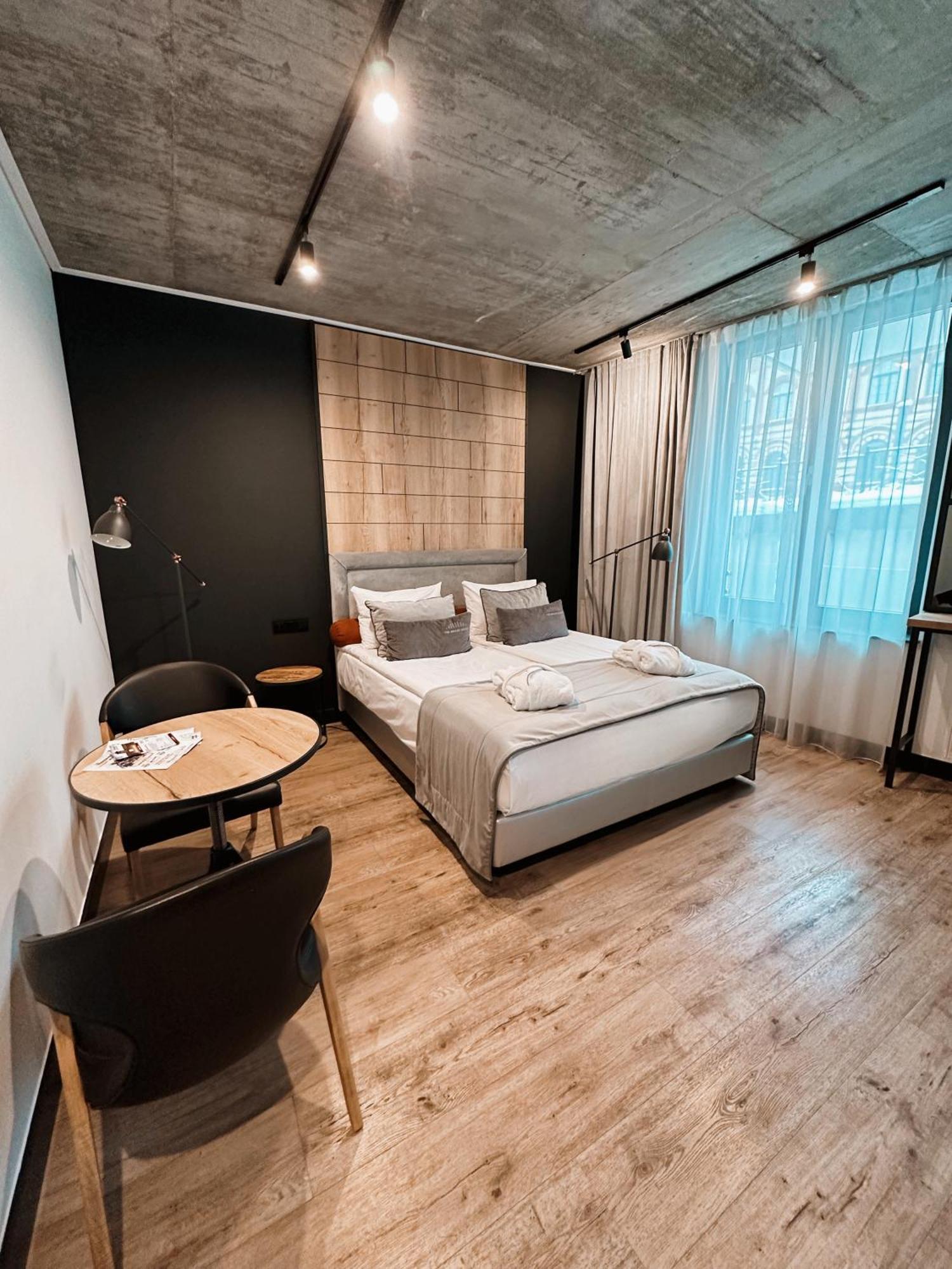The Bridge Suites Hotel Краков Экстерьер фото