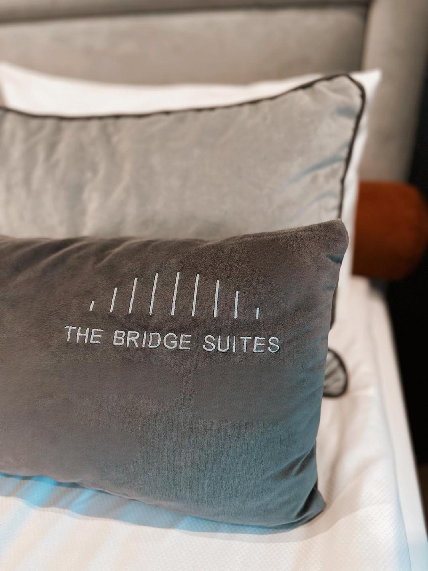 The Bridge Suites Hotel Краков Экстерьер фото
